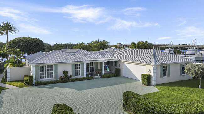 107 Lighthouse Dr in Jupiter, FL - Building Photo - Building Photo