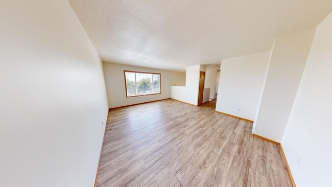 9313 C-93107 107 Ave in Grande Prairie, AB - Building Photo - Building Photo