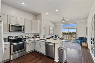 Waterford Market Apartments in Frisco, TX - Building Photo