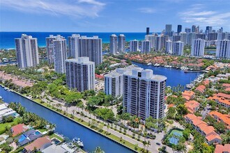 3640 Yacht Club Dr in Aventura, FL - Building Photo - Building Photo