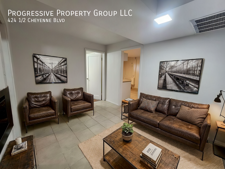 424 1/2 Cheyenne Blvd in Colorado Springs, CO - Building Photo