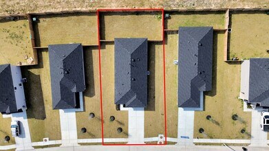 1018 Bluegill Ln in Alvin, TX - Building Photo - Building Photo