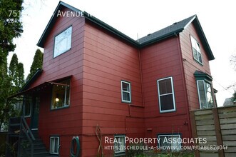 7515 14th Avenue Northeast in Seattle, WA - Building Photo - Building Photo