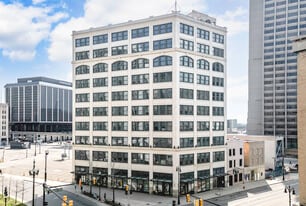 Hotel Houze - Month to Month Lease in Detroit, MI - Building Photo
