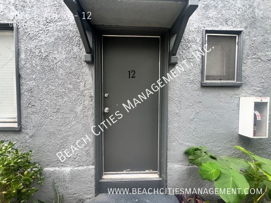 1066 E 7th St in Long Beach, CA - Building Photo