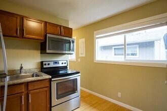7544 N Ida Ave in Portland, OR - Building Photo - Building Photo