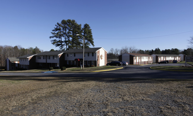 Connecticut Village Apartments in Gaffney, SC - Building Photo - Building Photo