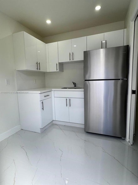 9815 SW 21st St, Unit 1 in Miami, FL - Building Photo - Building Photo