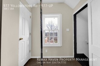 977 Yellowstone Rd in Cleveland Heights, OH - Building Photo - Building Photo