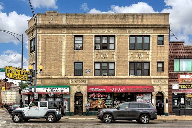 property at 3356 W Montrose Ave