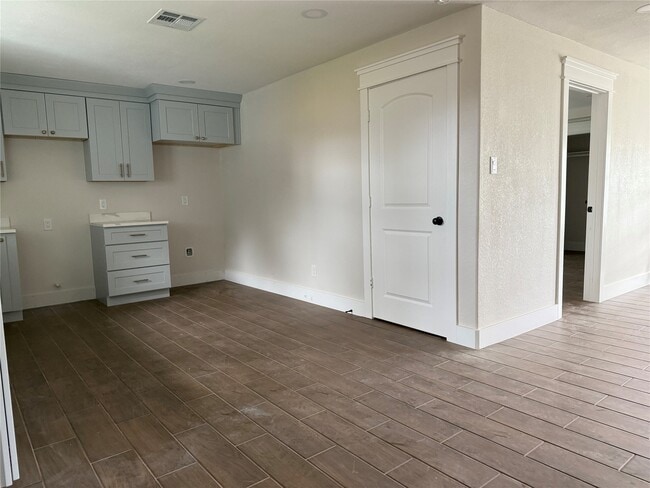 property at 5924 Honeysuckle Dr