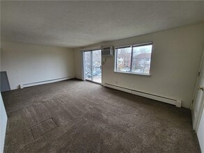 7554 Victor Mendon Rd in Victor, NY - Building Photo - Building Photo