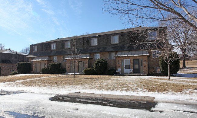 9800-9822 Locust St in Kansas City, MO - Foto de edificio - Building Photo