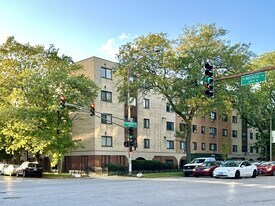 6954 N Sheridan Rd, Unit 125 in Chicago, IL - Building Photo