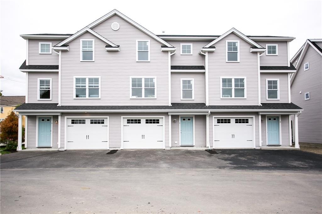 6 Mariner Way in Newport, RI - Building Photo