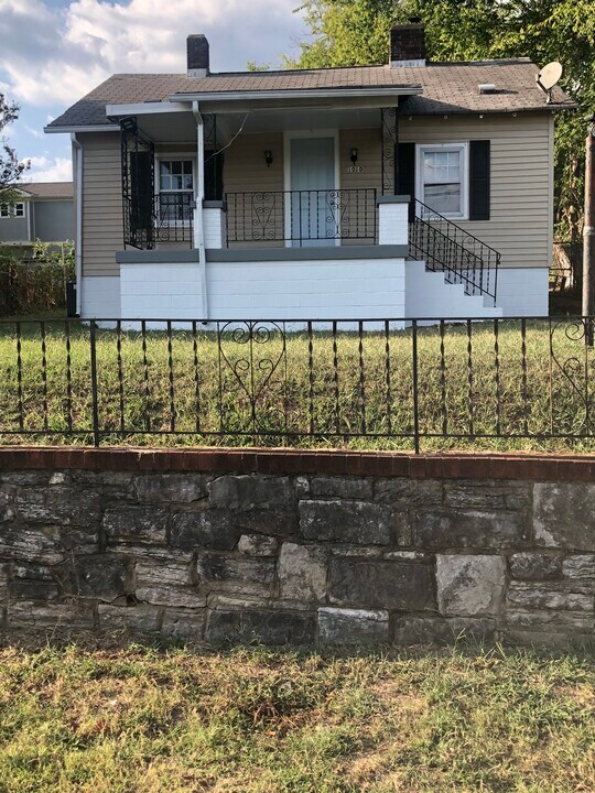1010 Cass St in Nashville, TN - Building Photo