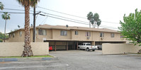 2049 Las Vegas Ave in Pomona, CA - Foto de edificio - Building Photo