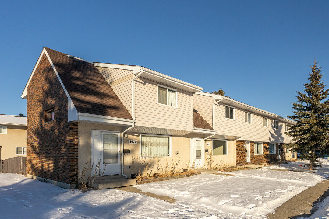 Richfield I & II in Edmonton, AB - Building Photo