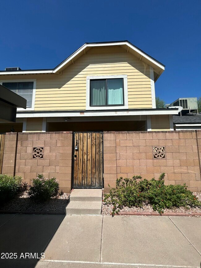 9830 S 48th Way in Phoenix, AZ - Building Photo - Building Photo