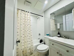 3161 N Cambridge Ave in Chicago, IL - Foto de edificio - Building Photo