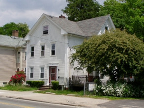 656 Main St in Warren, RI - Building Photo - Building Photo