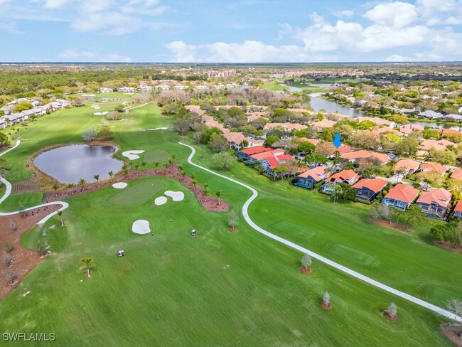 97 Silver Oaks Cir in Naples, FL - Foto de edificio - Building Photo