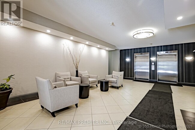 1000-1000 King St W in Toronto, ON - Building Photo - Building Photo
