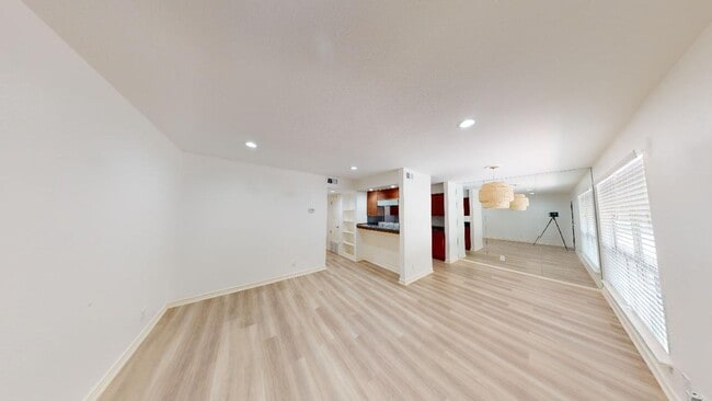 500 E Riverside Dr in Austin, TX - Foto de edificio - Building Photo