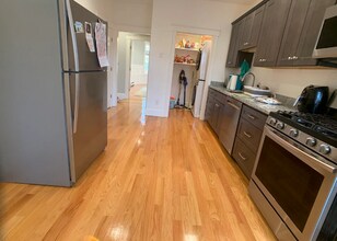 11 Strathmore Rd, Unit 3 in Brookline, MA - Building Photo - Building Photo