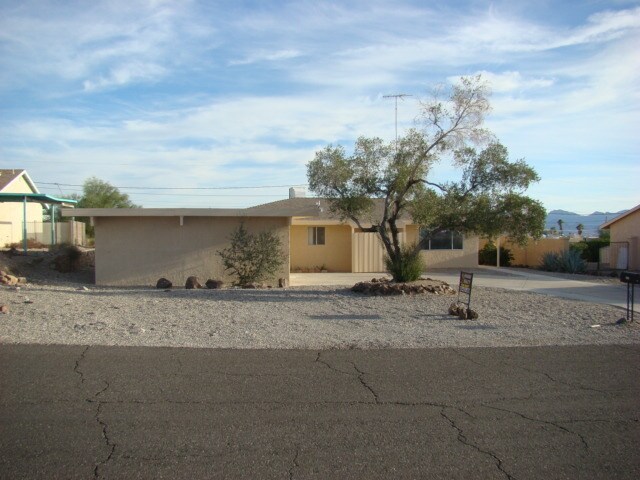 3090 Bounty Ln in Lake Havasu City, AZ - Building Photo