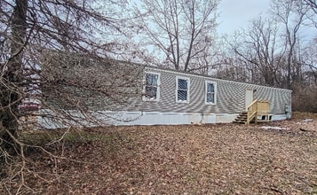 100 Deerwood Park in Centralia, IL - Building Photo - Building Photo