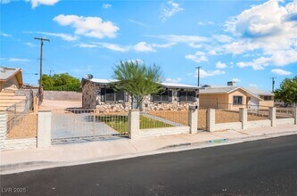 700 Van Ert Ave in North Las Vegas, NV - Building Photo - Building Photo