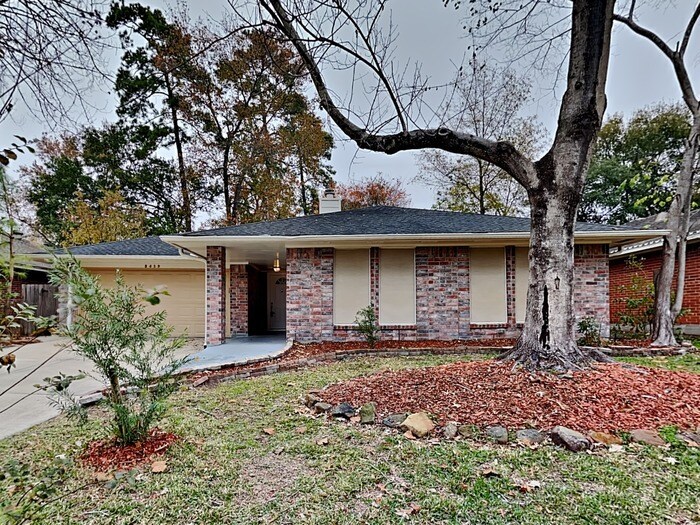 2419 Sherwood Hollow Ln in Houston, TX - Building Photo