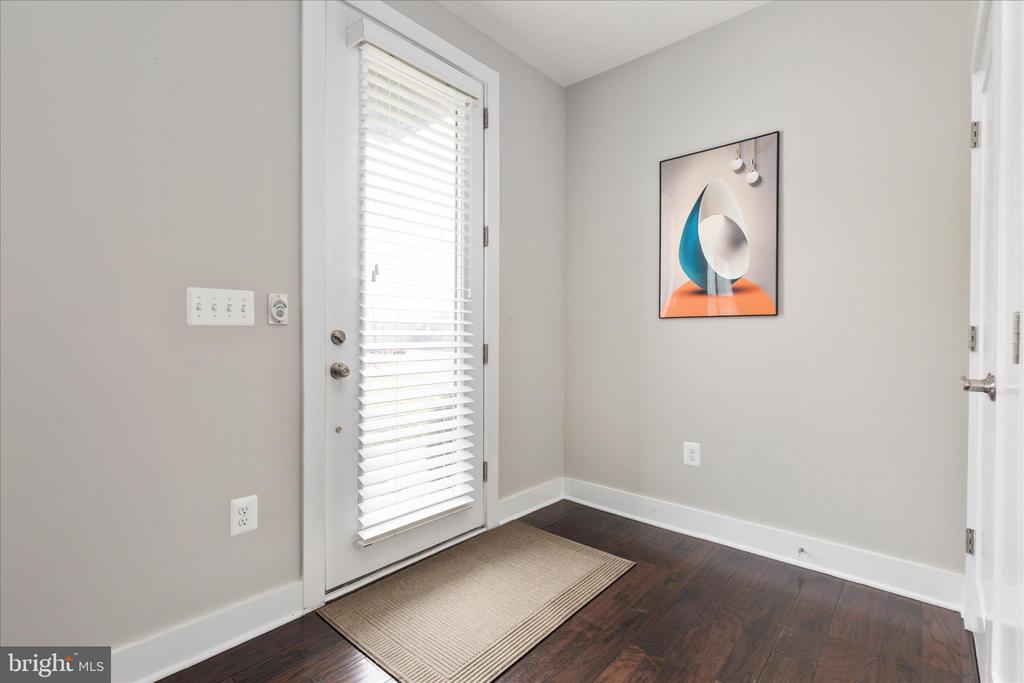 44735 Medway Ter in Ashburn, VA - Building Photo