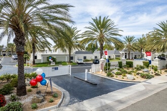 Versailles on the Lake Apartments in Santa Ana, CA - Building Photo - Building Photo