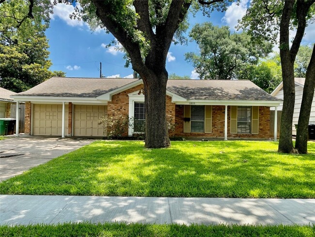 1810 Mill Creek Dr