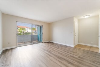 1455 E Katie Ave in Las Vegas, NV - Building Photo - Building Photo