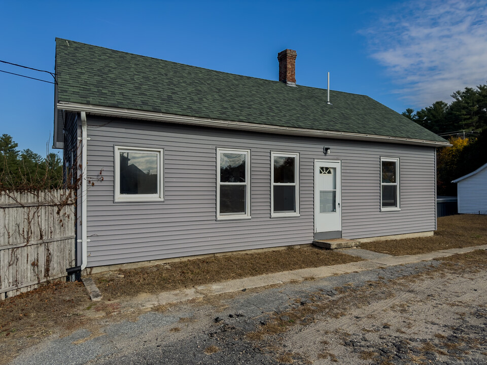 1148 Plainfield Pike in Sterling, CT - Building Photo