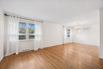 1340 Oak St in Western Springs, IL - Building Photo - Building Photo