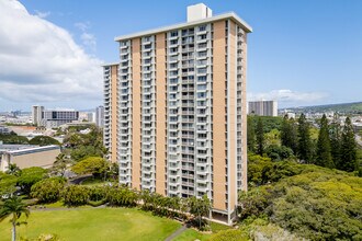 Queen Emma Gardens in Honolulu, HI - Foto de edificio - Building Photo