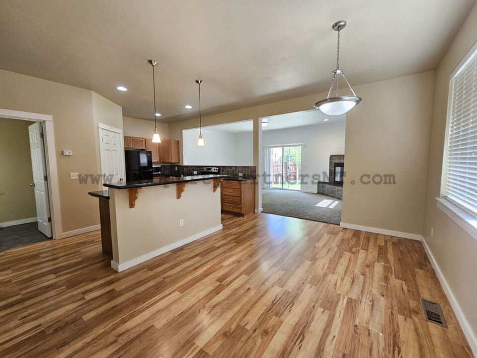 712 Forest Glen Dr in Bozeman, MT - Building Photo