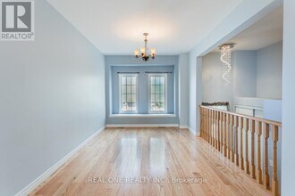 24 Coast Ave in Vaughan, ON - Building Photo - Building Photo