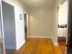 5 Laurel St in Rye, NY - Foto de edificio - Building Photo