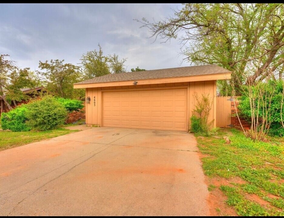 4605 Dove Tree Ln in Oklahoma City, OK - Building Photo