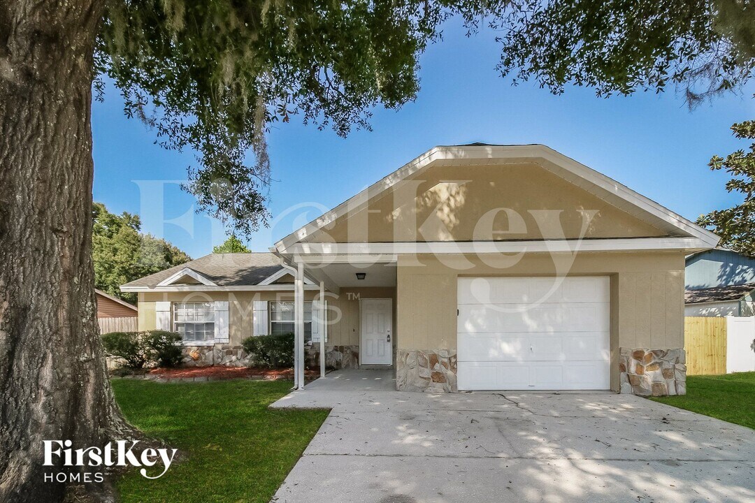 4718 Westwind Dr in Plant City, FL - Building Photo