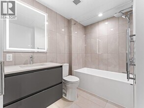 5685 Halley Ave in Burnaby, BC - Building Photo - Building Photo