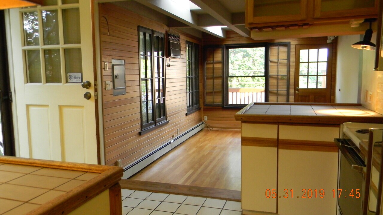 236 W Barnard St, Unit Apartment Two in West Chester, PA - Building Photo