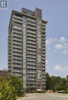 123 Parkway Forest Dr in Toronto, ON - Building Photo