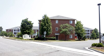 Parham Park Place I & II in Richmond, VA - Foto de edificio - Building Photo