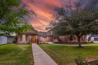 4329 Edgewater Dr in Lake Charles, LA - Building Photo - Building Photo